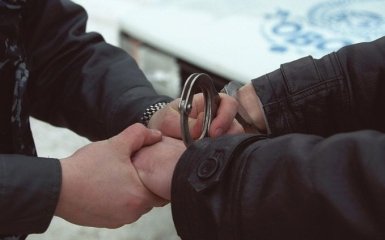 Подросток с другом задержали полицейского-педофила на Киевщине