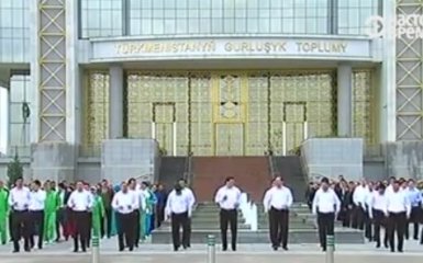 Президент Туркменистана подсадил всю страну на зарядку: появилось забавное видео