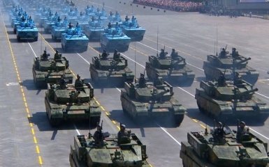 Танки і дрони: Китай показав, як воюватиме у майбутньому - відео