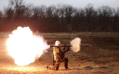 На Донбасі стріляють: бойовики порушили угоду про "тишу" на свята