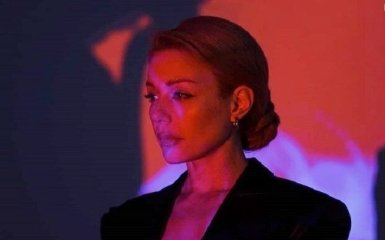 Тина Кароль ошеломила фанатов образом без макияжа