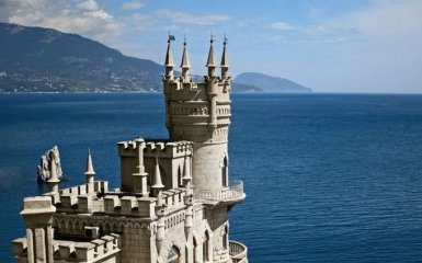 Перетворюють в закриту військову базу: в Україні зробили тривожну заяву по окупованому Криму