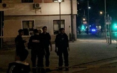 В парламент Косово бросили взрывчатку