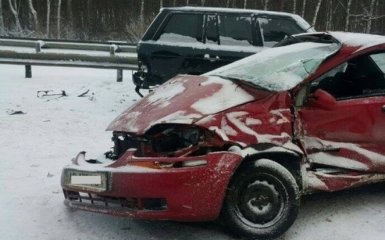 Масштабное ДТП с пятью разбитыми авто в Киеве: появилось видео