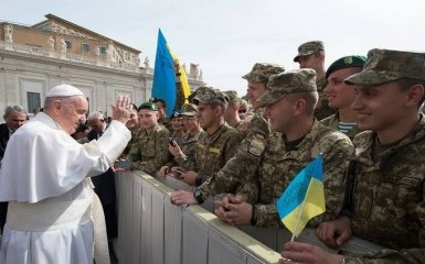 Папа Римський благословив українських бійців: опубліковані відео та фото