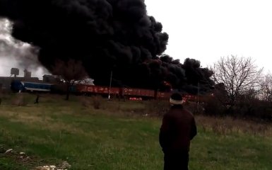 В оккупированном боевиками Краснодоне взорвались цистерны с топливом: опубликованы фото и видео