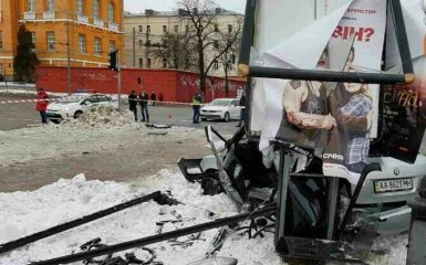 У Києві сталася масштабна смертельна ДТП: з'явилися фото