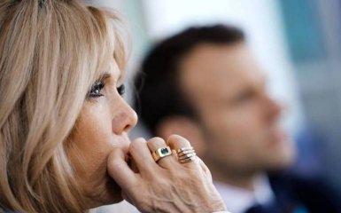 Первая леди Франции покорила роскошным образом: опубликованы яркие фото