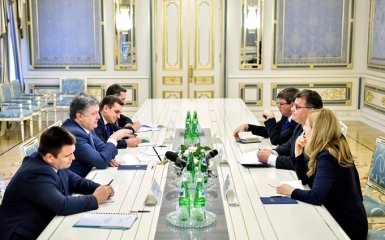 Порошенко: Украина, США и Евросоюз работают над "списком Савченко" против России