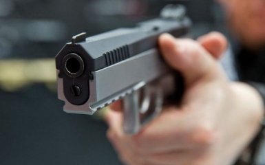 У Хмельницькому прямо в центрі відкрили стрілянину: з'явилося фото і подробиці