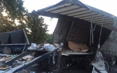 Смертельна ДТП на Харківщині: зіткнулися дві фури, з'явилися фото