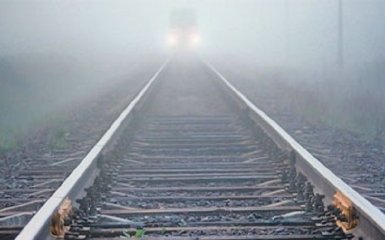 На Харьковщине серьезное ЧП остановило поезда: появилось видео