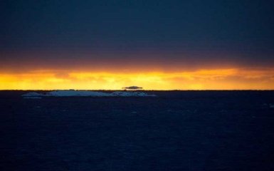 Возле станции Академик Вернадский заметили "летающие" айсберги — фото