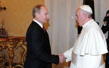 Путин пафосно поздравил Папу Римского с юбилеем: в сети иронизируют