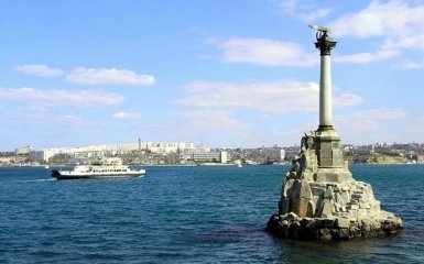 В Крыму избивают за украинскую символику: опубликовано видео