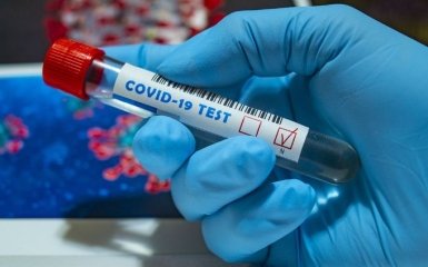 Повторне зараження коронавірусом: науковці пояснили, що відбувається насправді
