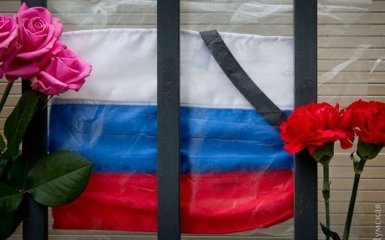 Речей российского депутата не выдержал даже цветок: видео насмешило сеть