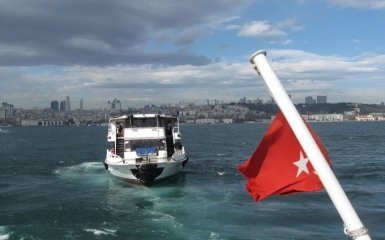 Туреччина закрила Босфор через смертельну ДТП з кораблями: з'явилося фото
