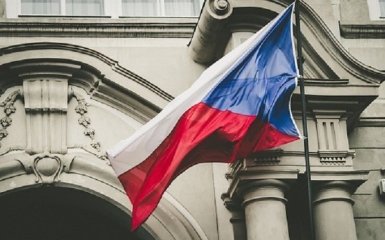Чешский суд оштрафовал депутата за призывы к России сбросить ядерную бомбу на Украину