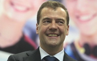 Нет денег – нет кризиса: соцсети не могут успокоиться после слов Медведева в Крыму
