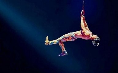 На шоу в США розбився акробат: опубліковано моторошне відео