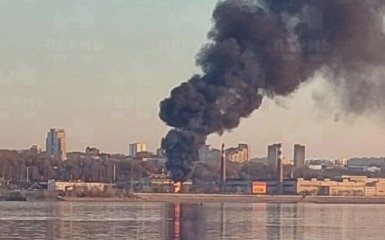 В российской Перми горит завод по производству артиллерии – видео
