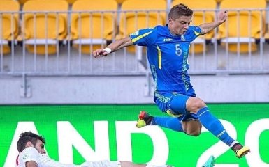 Эвертон объявил о подписании контракта с украинцем Миколенко