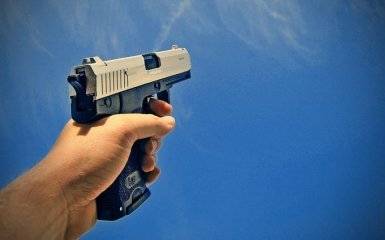 У Києві знову відкрили стрілянину, поранено жінку