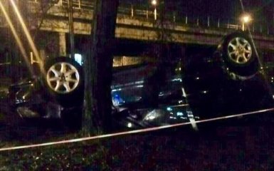 В Киеве пьяный сотрудник ГПУ перевернул авто: появились фото