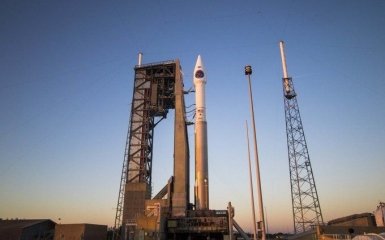 США запустили в космос ракету со спутником-шпионом на борту: опубликовано впечатляющее видео