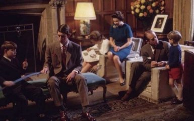 В сеть слили запрещенный фильм о королевской семье. Елизавета II прятала его 50 лет