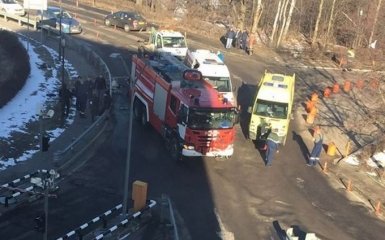 В России пожарная машина врезалась в толпу пешеходов: появились видео кровавого ДТП