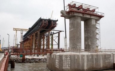 Окупанти похвалилися новими успіхами в будівництві Керченського моста: опубліковані фото і відео