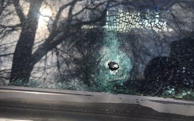 Появились новые фото с места покушения на Парасюка