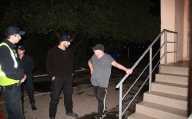 Патрульные задержали очень пьяного судью: опубликовано видео