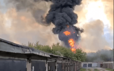 В Башкирии РФ раздался взрыв на нефтехимическом заводе — видео