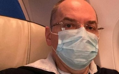 Глава МОЗ публічно зробив щеплення від коронавіруса