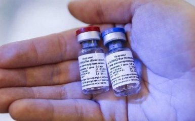 NYT узнала, как Израиль шантажом заставили тайно купить вакцину Спутник V у России