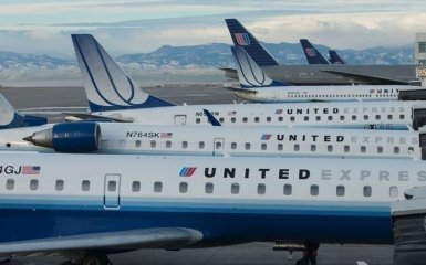 В США авіакомпанія виплатить компенсацію чоловіку, якого насильно висадили з літака