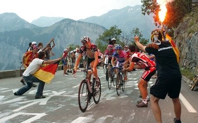 Коронавірус зірвав найпрестижнішу велогонку світу - нову дату вже визначили