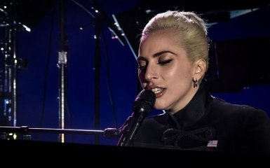 Просто інша людина: як Леді Гага виглядала до світової слави