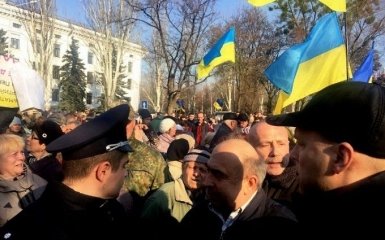 На Донбассе снова потасовки из-за блокады: опубликовано видео
