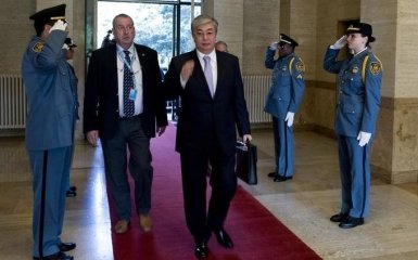 Президент Казахстану назвав масові протести спробою державного перевороту