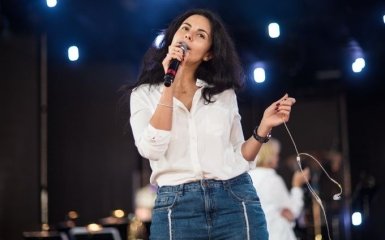 Настя Каменских показала фото в купальнике и нарвалась на критику