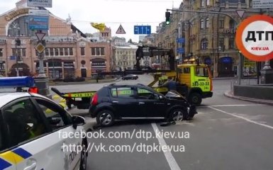 В центре Киева иностранный дипломат разбил три авто: появилось видео