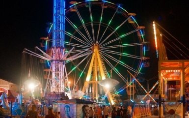 «Люди кричали»: на відомому українському курорті раптово зламалась карусель