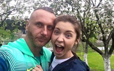 Жена погибшего Ларсона родила от него сына: опубликовано фото