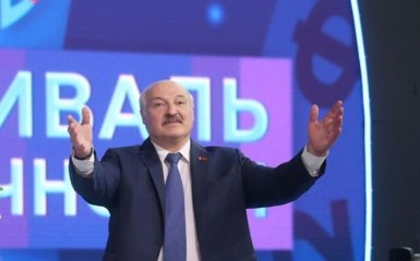 Силовики Лукашенка влаштували облаву з виламуванням дверей на незалежні медіа
