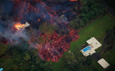 На Гавайях объявлена чрезвычайная ситуация из-за извержения вулкана: опубликованы шокирующие фото из космоса