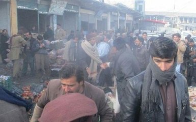 На ринку в Пакистані прогримів вибух, десятки загиблих: з'явилося фото